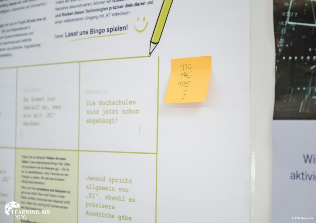 Post-It mit der Aufschrift "Tic Tac Toe?"